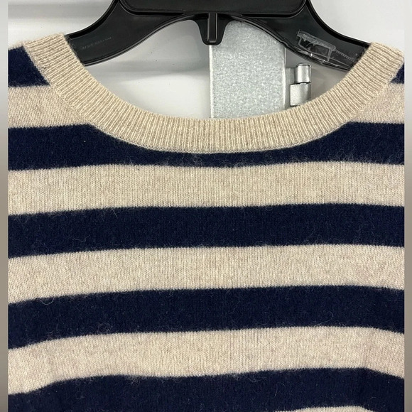 AQUA Cashmere Bloomingdales Exclusive Striped Crewneck with Gold Buttons size XL - Picture 12 of 12